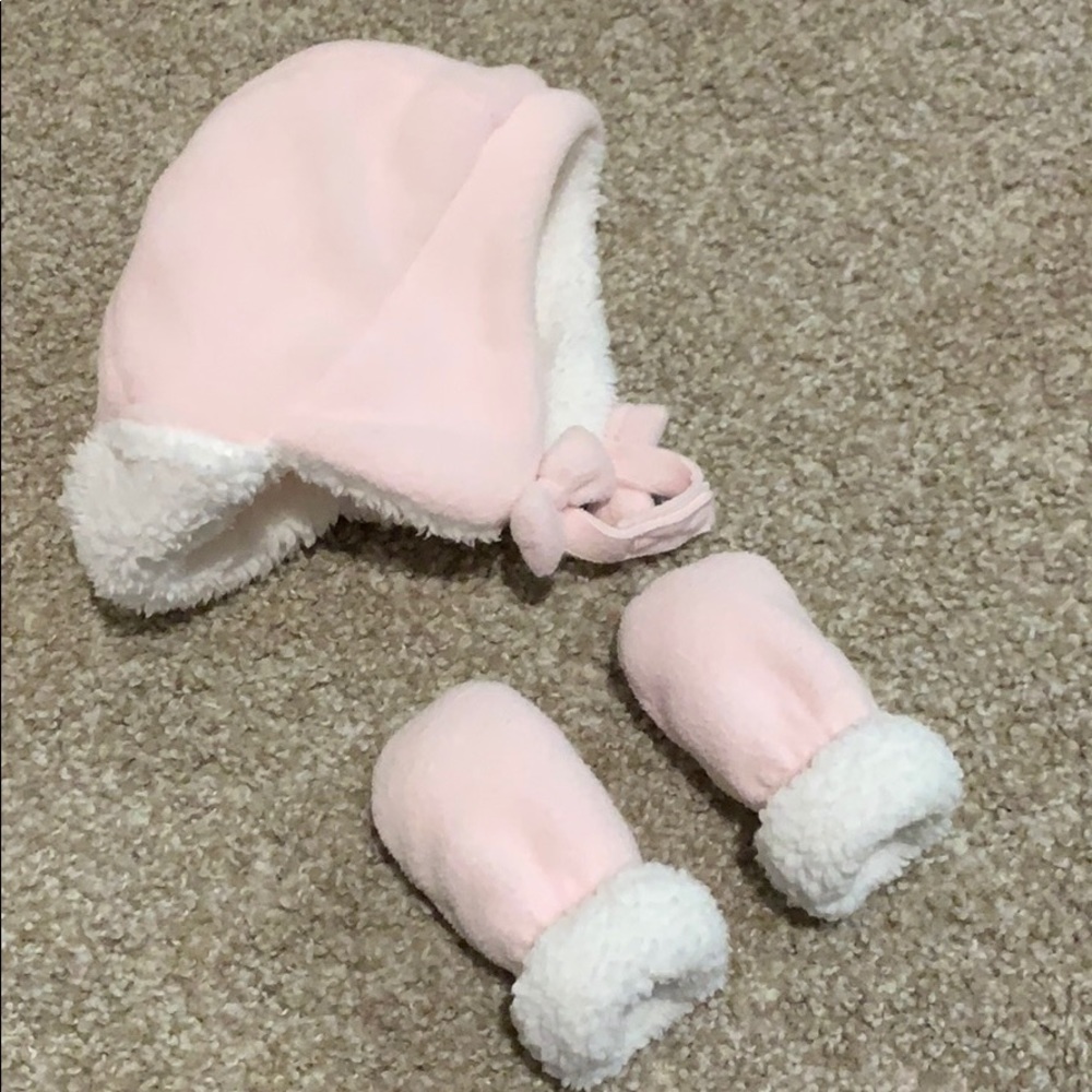 Winter mittens and hat